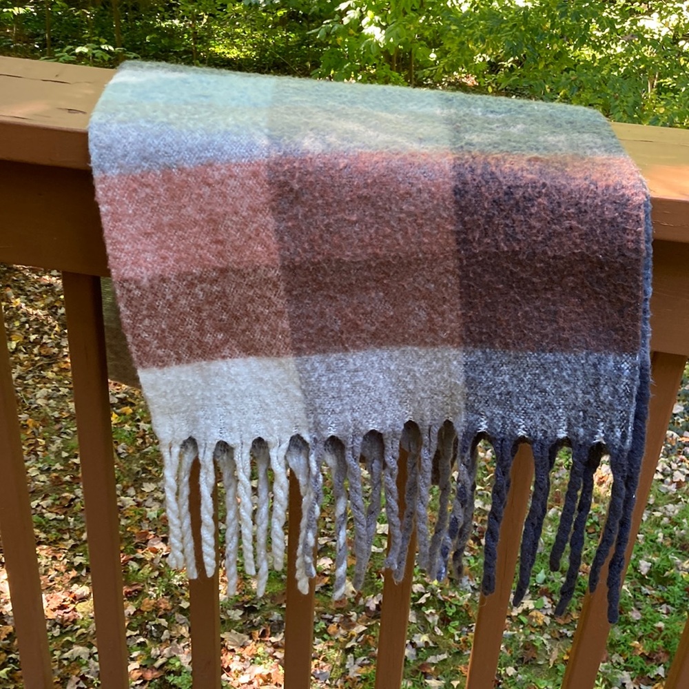 Tahari grey and pink scarf